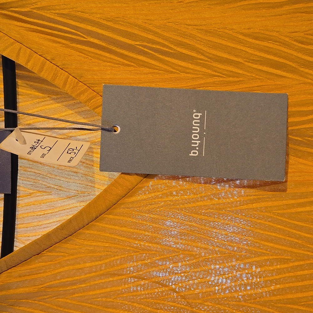 Mustard yellow V-Neck Short Sleeve Dress..boutique Brand - Picture 2 of 2